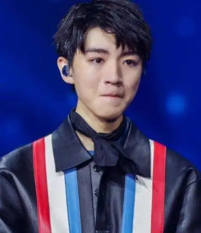 王俊凯哭照,你因为哪一瞬间,很心疼他