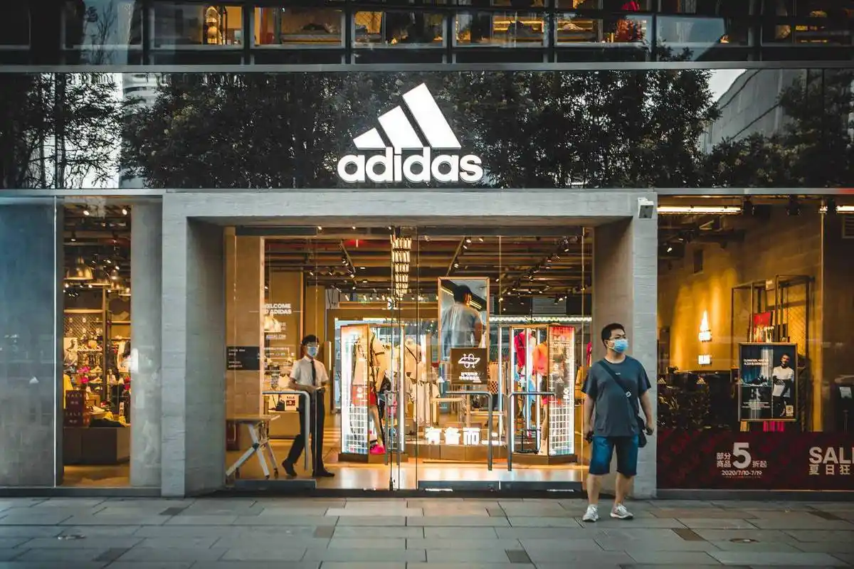 45亿欧元,二季度大中华区销售额下滑15.9%