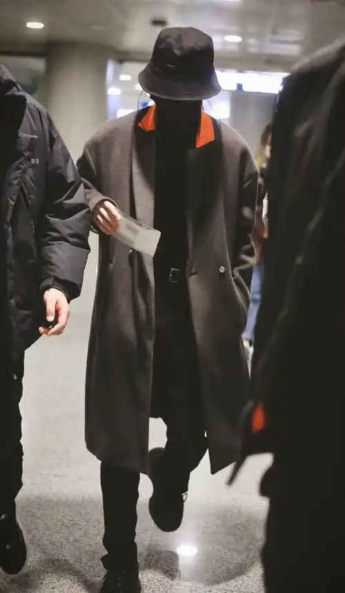 马嘉祺17年机场