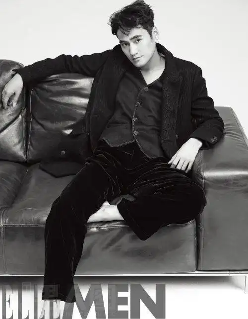 肌肉男:袁弘杂志图片-小虾米