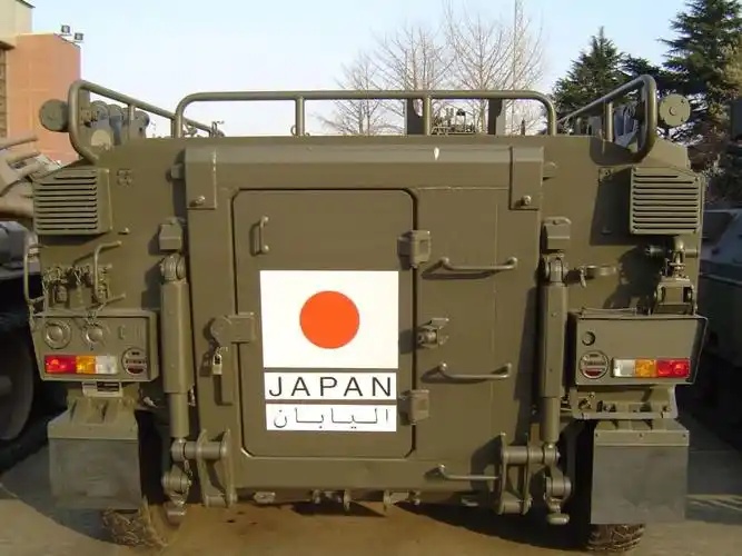 和平时期的玩具性能垫底的日本轮式装甲车奇葩设计让人难理解