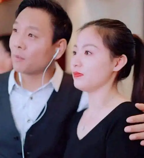 祁隆与乐凡离婚后第一次连麦唱了一首情歌网友还是原配好啊