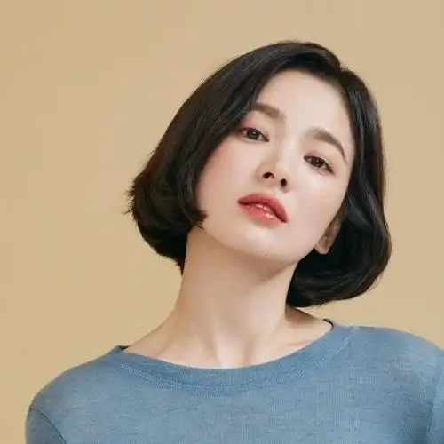 宋慧乔短发显年轻,波波头发型这样剪才减龄,看完后也想剪_腾讯新闻