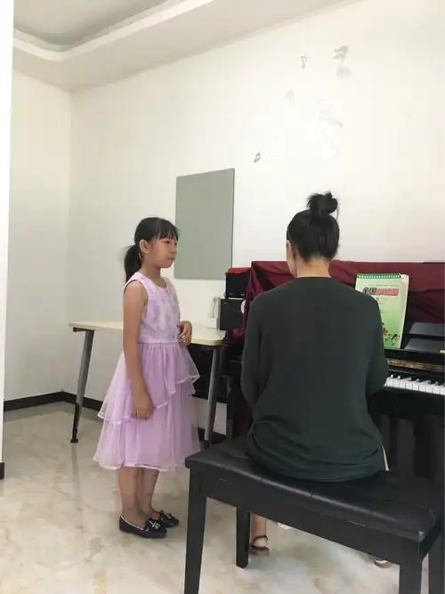 一三班娄云舒(2号)音乐作业——竖笛展示;声乐展示