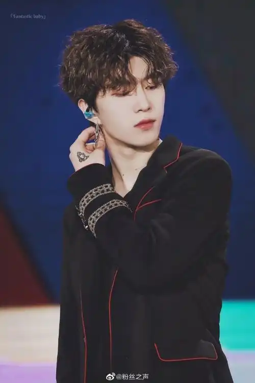 范丞丞.前任要抱抱