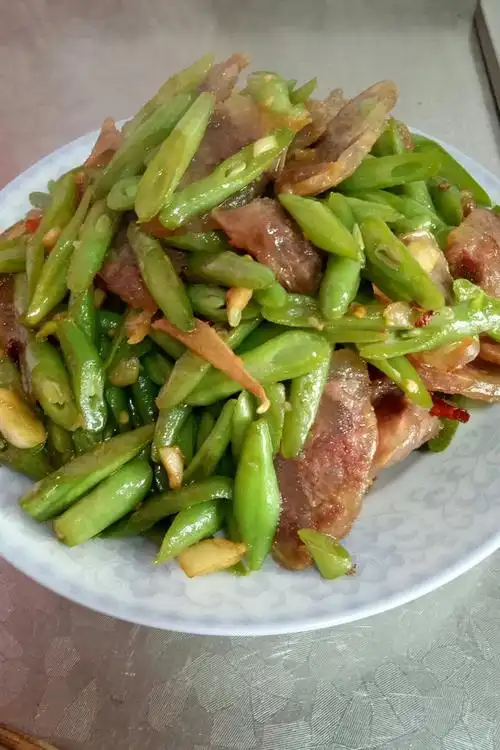 halo哈喽做的家常菜～四季豆炒腊肠