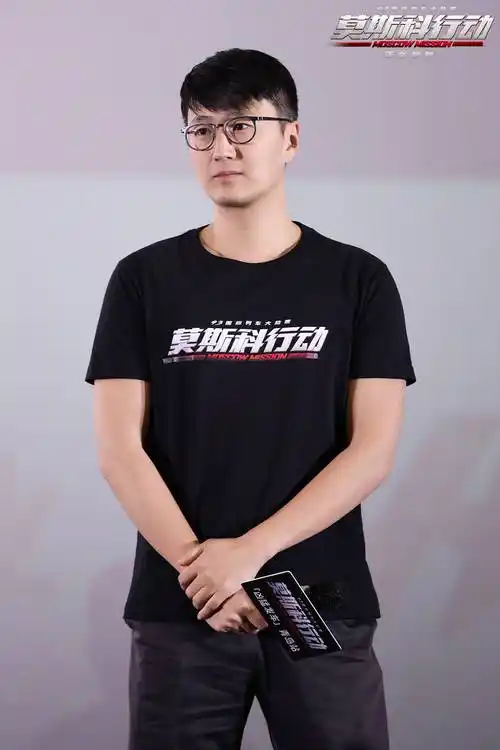 《莫斯科行动》张涵予黄轩赵炳锐重回青岛 观众:全家都爱看_电影_影片