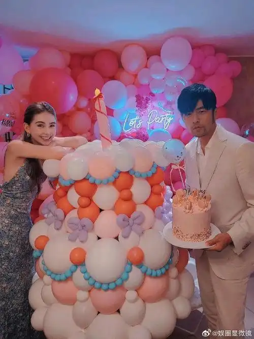 周杰伦昆凌生日合照##周杰伦儿女变身气球蛋糕