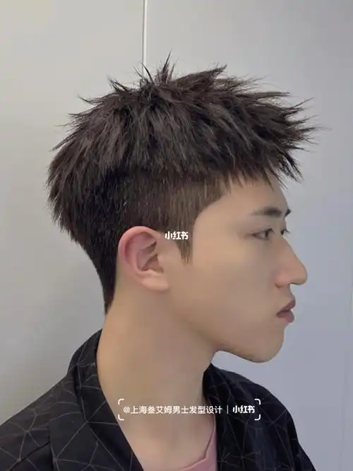 简单时尚男士摩根烫上海男生烫发