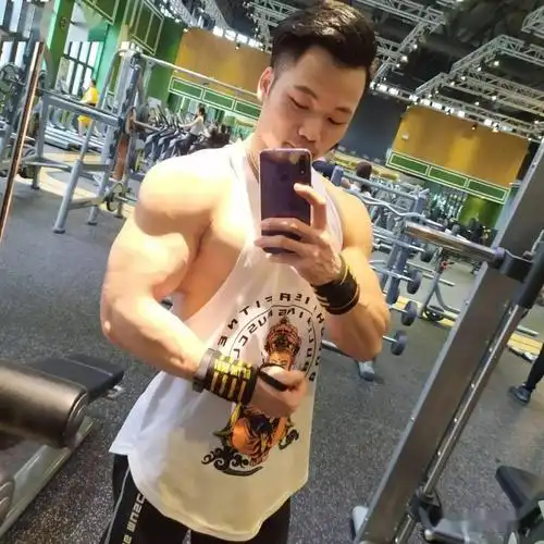 杀马特变筋肉男人鱼线有点小帅