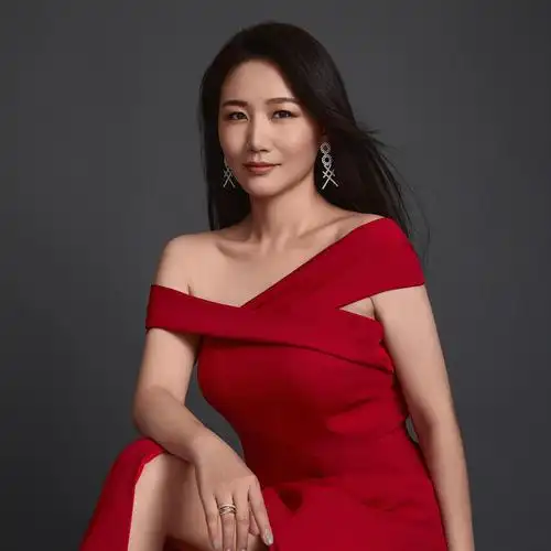 孙露 - 让红旗飘专辑:让红旗飘歌手:孙露让红旗飘 - 孙露词:春和曲