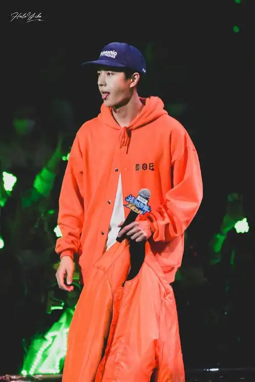 街舞##王一博##王一博官宣街舞6总决赛##王一博平安喜乐#@uniq-王一博