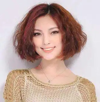 女生玉米烫短发发型图片 韩版女生玉米烫中短发发型图片