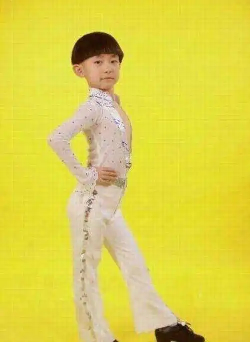 易烊千玺身价多少亿2020 00后身价过亿的人