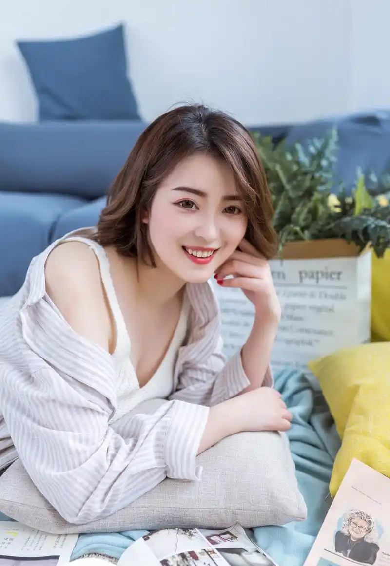 知性气质美女小姐姐私房写真图片