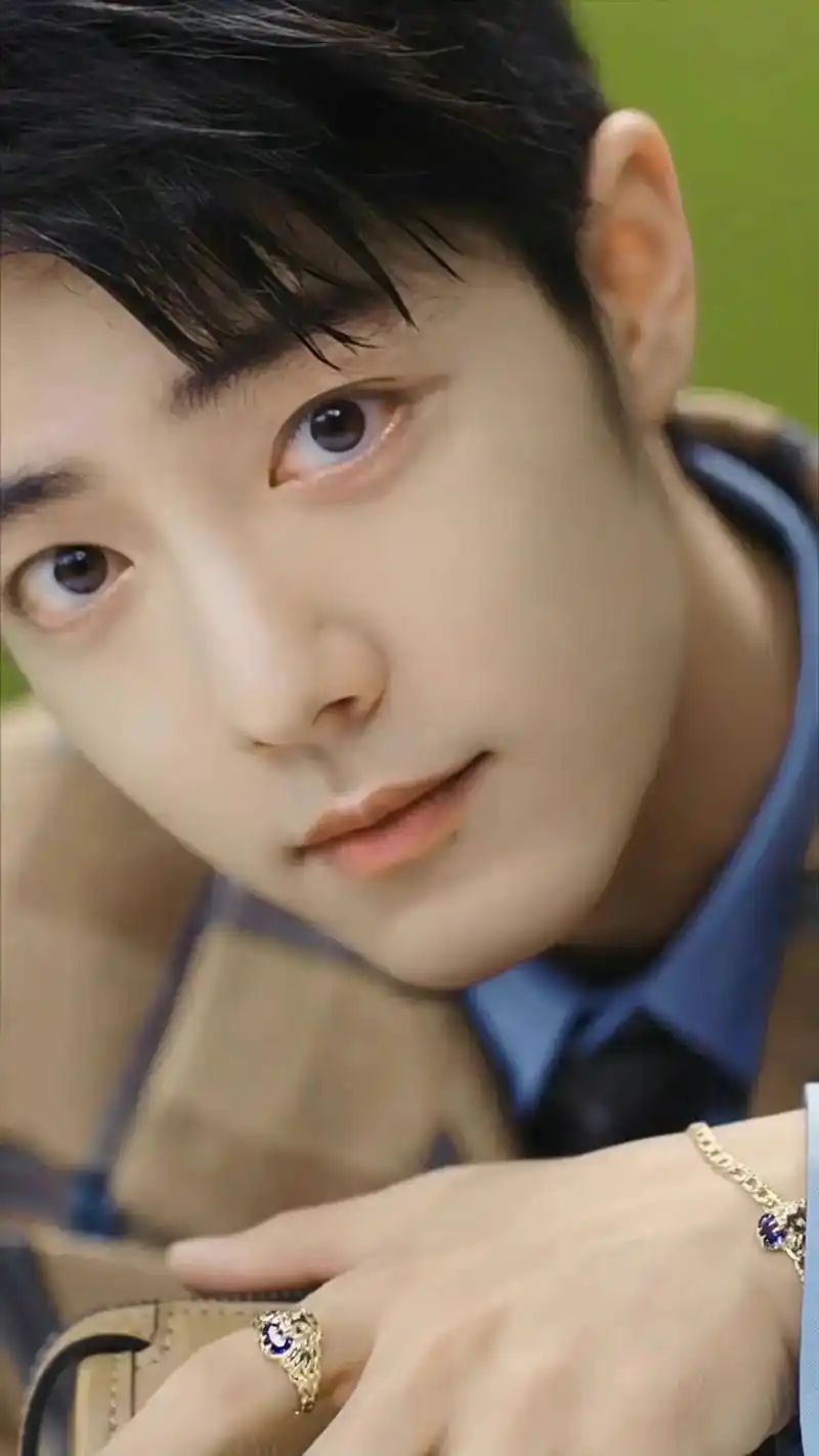 对于不觉得肖战可爱帅气正能量的人我没什么好说的