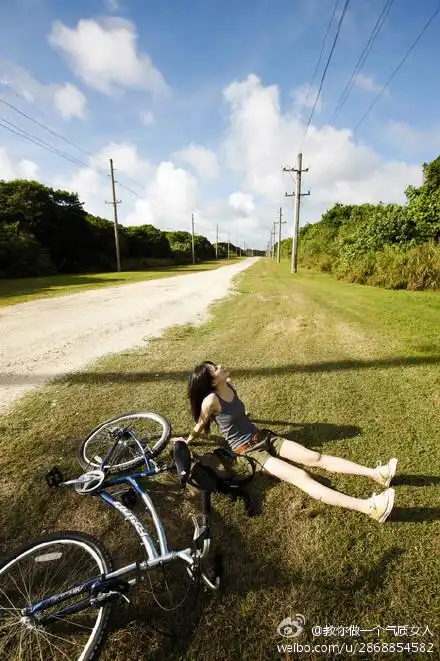 【女生必须学会的10件事】1,学习化妆穿衣2,有称兄道弟的异性朋友3,不
