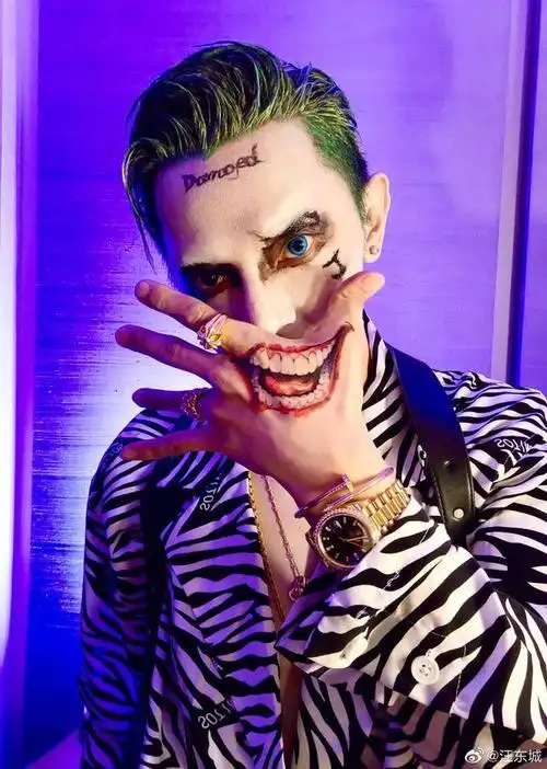 汪东城cos小丑造型 妆容夸张还原度满分