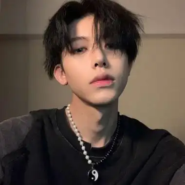 男生头像真人帅气图片