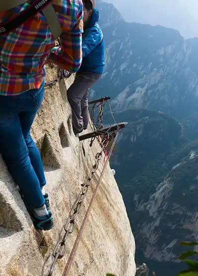 心惊胆战的空中栈道-----华山长空栈道