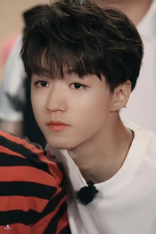 流泪猫猫头01@tfboys-王俊凯#内娱名品落泪