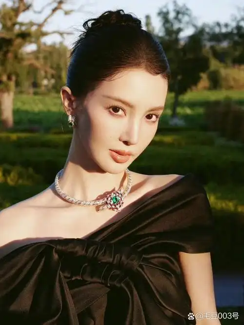 张昊唯亲爆,金晨男友是"融创太子爷",金晨"挺喜欢恋爱的",据知"融创