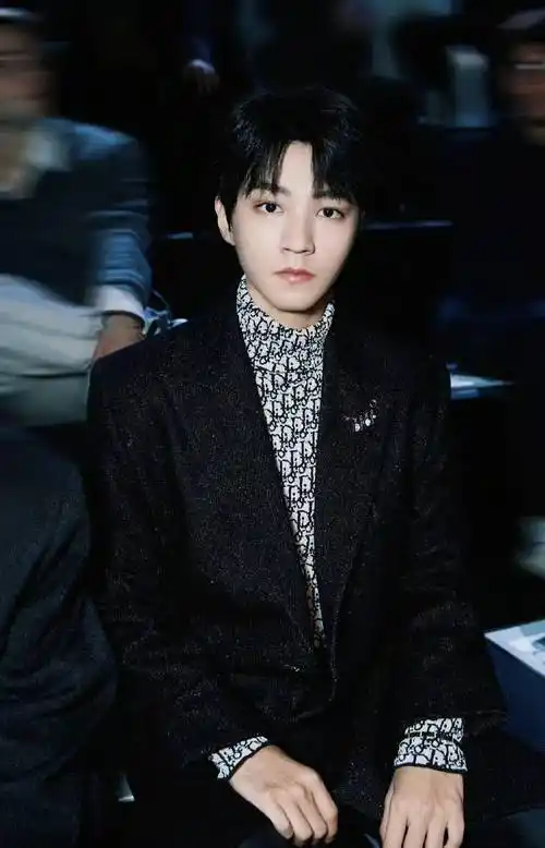 王俊凯劈腿经纪人老婆?杨颖陪睡拿代言?孙怡滕光正谈?