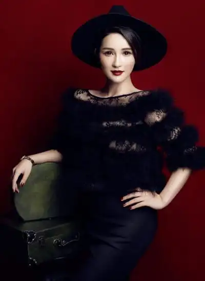 膜法传奇美女企业家李倩倩个人资料 明明有颜值却偏偏靠才华_大陆星闻