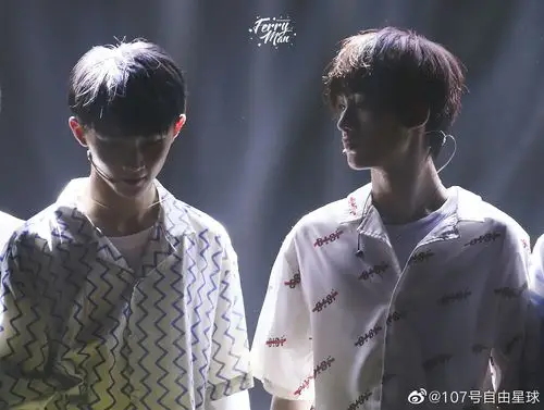 我们可以一起跨过分秒,也可以一起走过余生.@瑞雪兆丰年