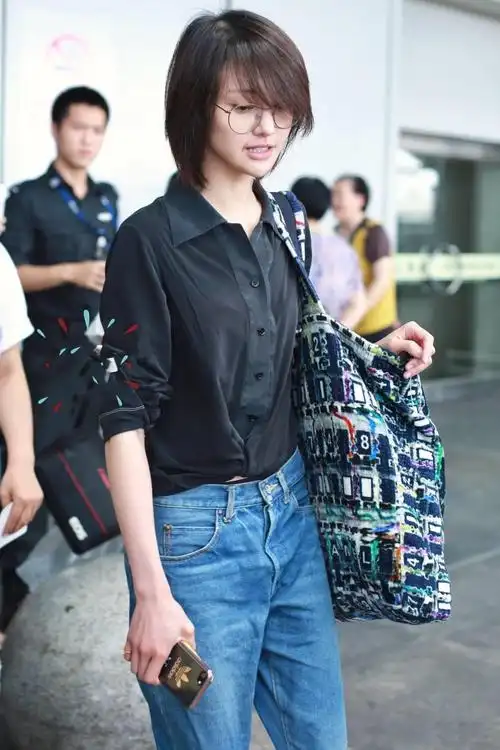 郑爽真会穿,随心搭配总是那么出众,论穿搭就服她