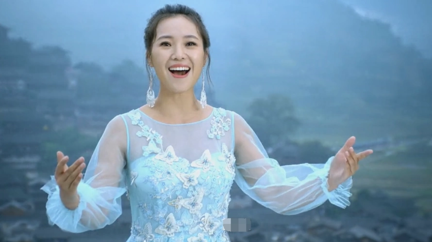 云朵才是这首歌的灵魂原唱,就连刀郎也要逊色几分,开口惊艳全场