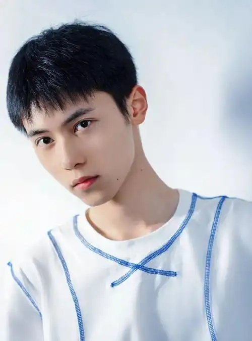 白白净净的高颜值小奶狗少年气十足的男生谁不喜欢呢