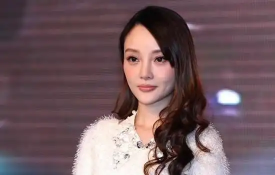 李小璐面相分析,贾乃亮八字命理分析