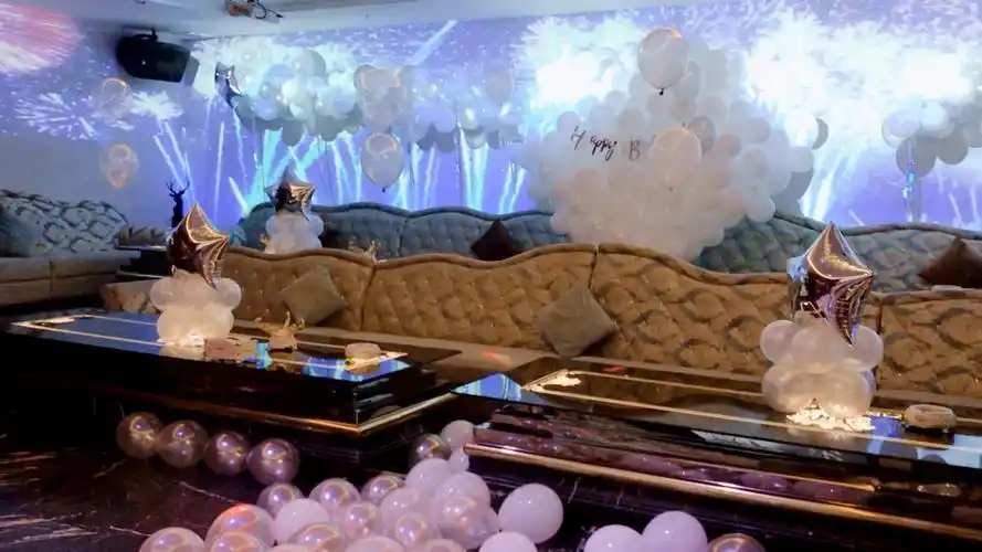 生日快乐!ktv包厢气球布置