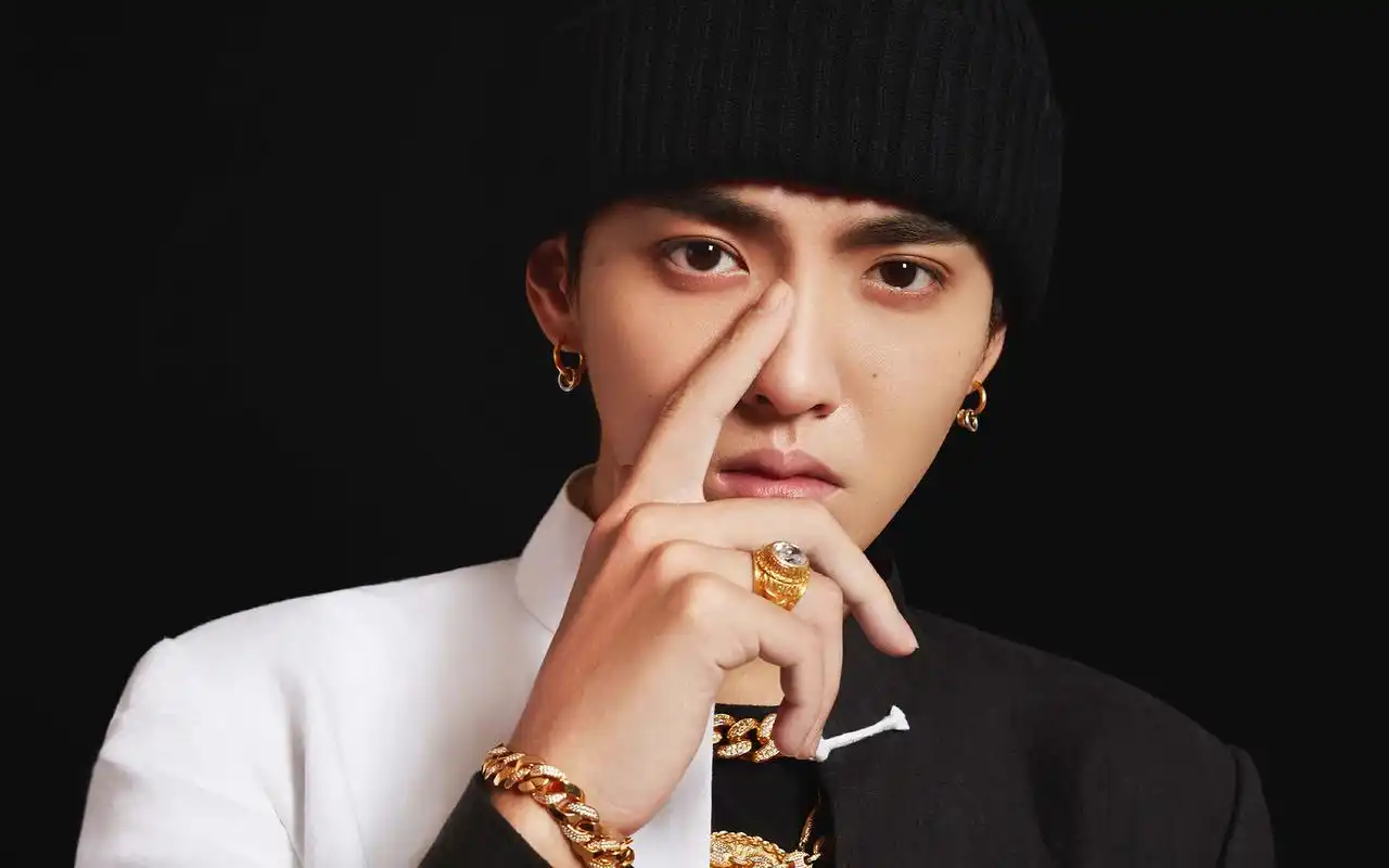 吴亦凡《中国新说唱》帅气图片壁纸