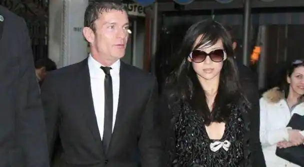 章子怡前未婚夫暴瘦!胡子花白似老头,和汪峰相差7岁却像两辈人