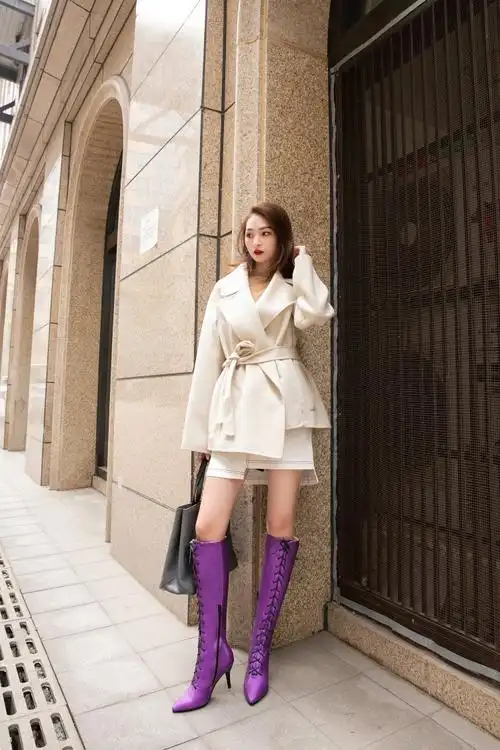 2019秋冬新款欧美时尚简约百搭尖头绑带长筒靴细高跟裸靴大码女靴