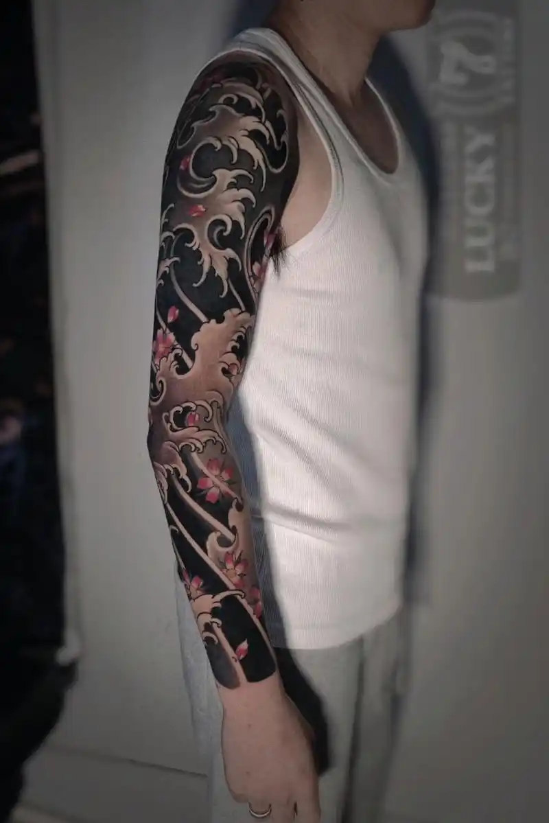 浪里个浪 98 焕然一新94老传统樱花臂 94坐标:上海67【lucky7