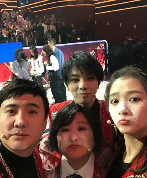 原创关晓彤说身边有很多柠檬精似指有人惦记鹿晗沈腾不能为了题把人设