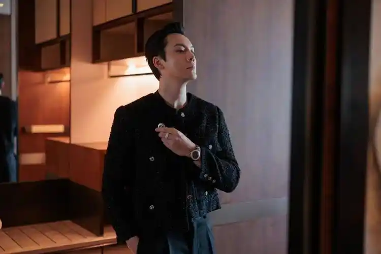 陈伟霆时尚写真:气宇不凡,英俊潇洒