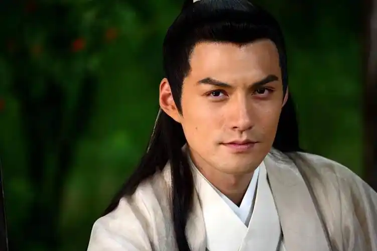 这些男明星是古装剧中的白月光,剑眉星目让人一眼就沦陷!