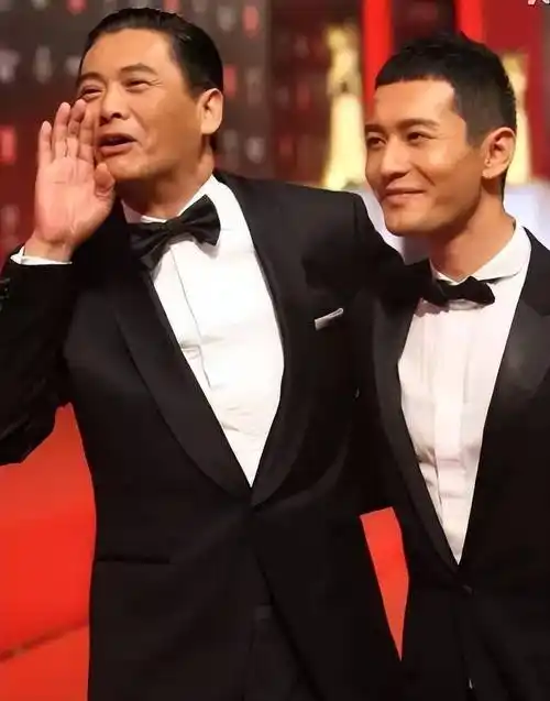 抛开身高不讲,他能和严宽,古天乐媲美吗_眼神_状态_感觉