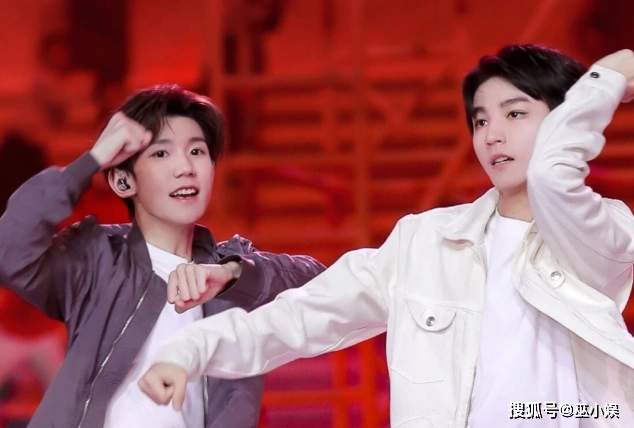 王俊凯青春活力显霸气,王源羞涩腼腆矮半个头?_王一博