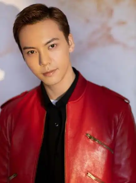 陈伟霆换了新发型留背头的他突然发现不帅了颜值下降