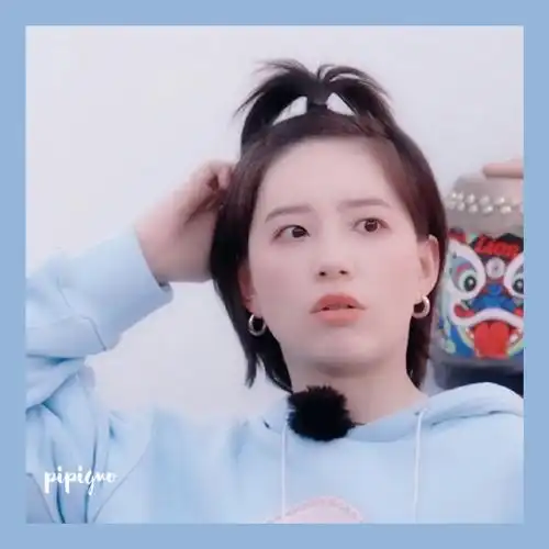 李斯丹妮超话lsdn#李斯丹妮0426生日快乐#单张头像给您们搁这儿咯哈别
