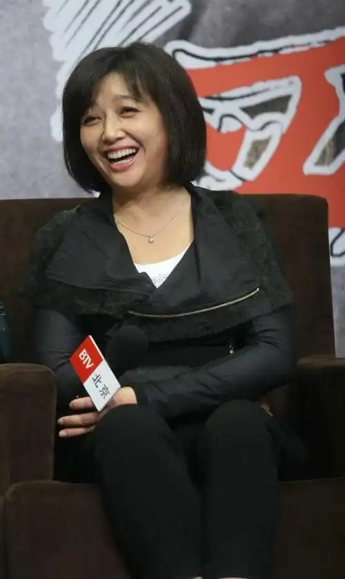 靳东前妻江珊曝离婚原因,能嫁给他我很幸运,至今对他还有好感!