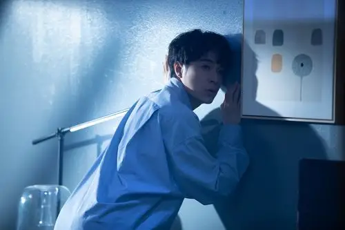 吴青峰《一点点》mv上线 具象"被偷窥的日常生活"