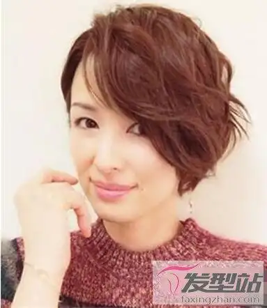 女士两边不对称短发一长一短回头率超高