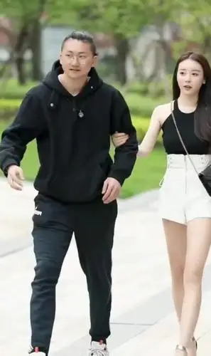 搞笑段子#好兄弟喜欢你的女朋友,你会怎么办