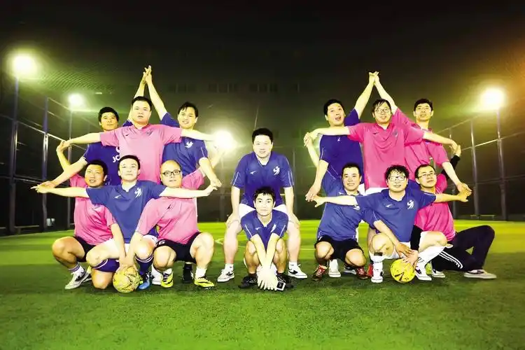 集体照姿势大全